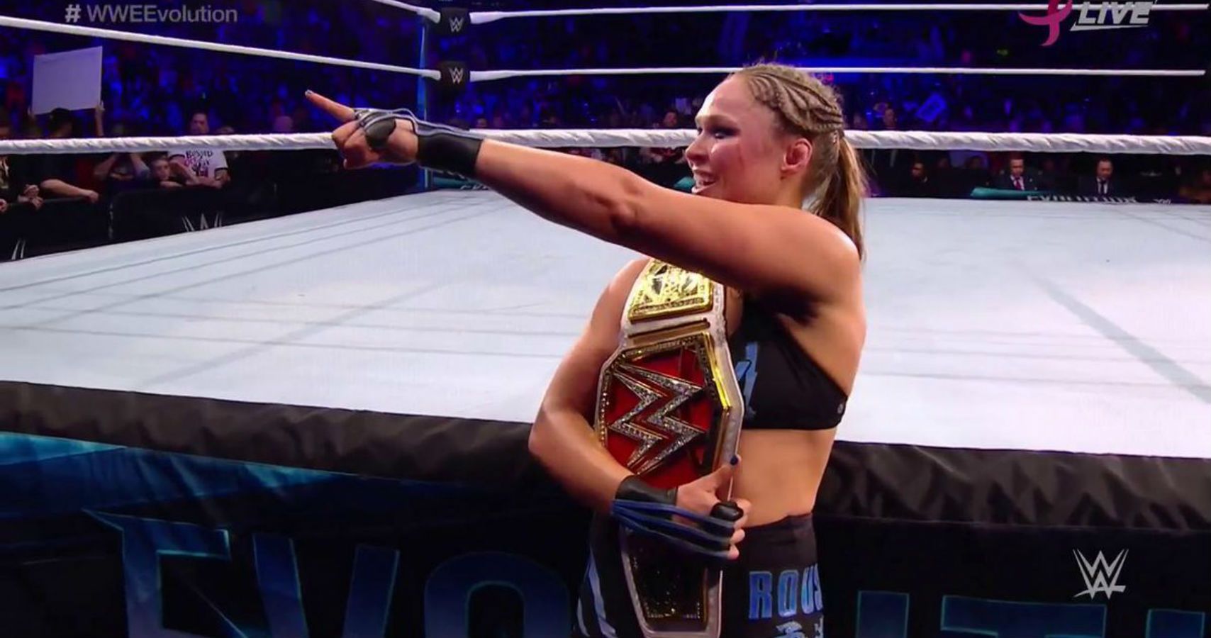 Wwe Evolution Ronda Rousey Victorious In Defending Title Against