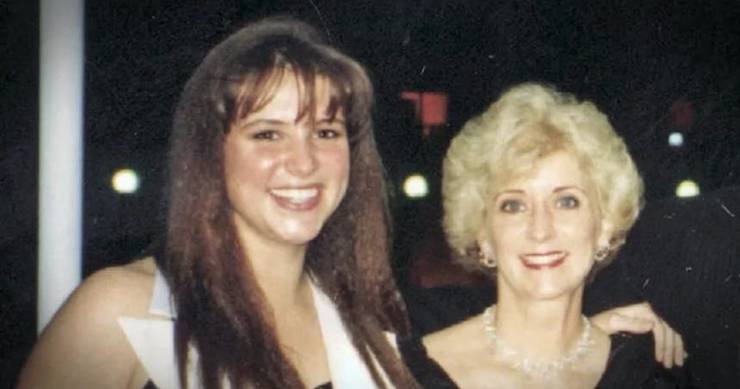 Stephanie-and-Linda-McMahon.jpg